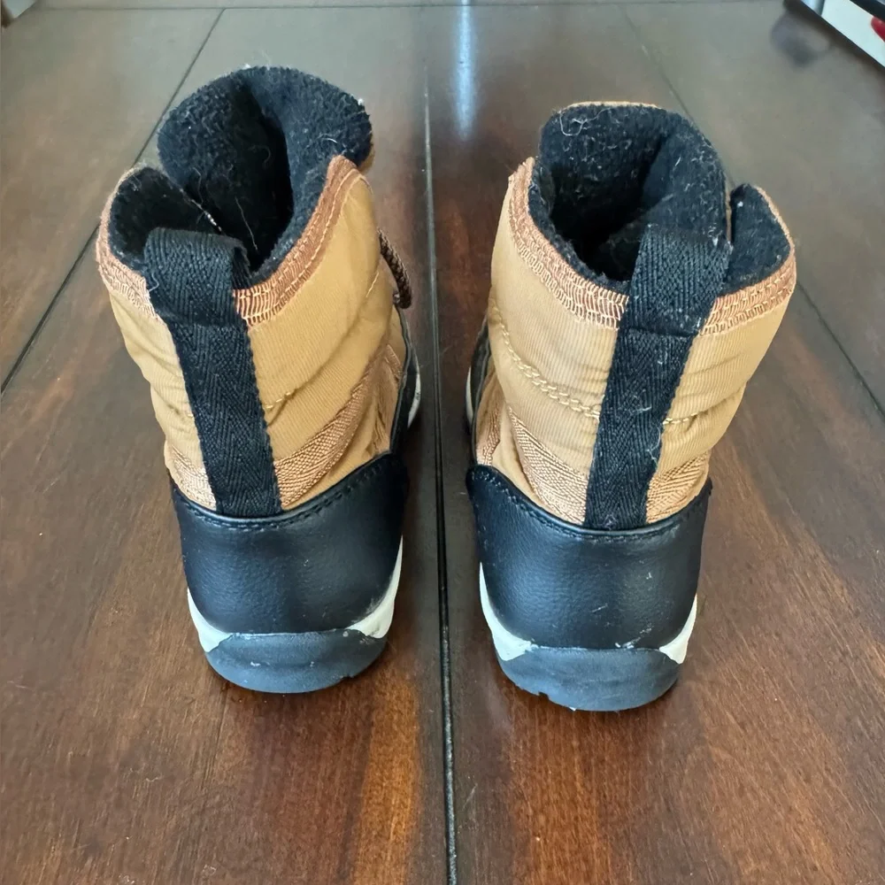 Kids Brown and Black Winter Snow Boots Size 10